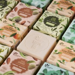 Sapunuri bio naturale emoliente cu unt de shea